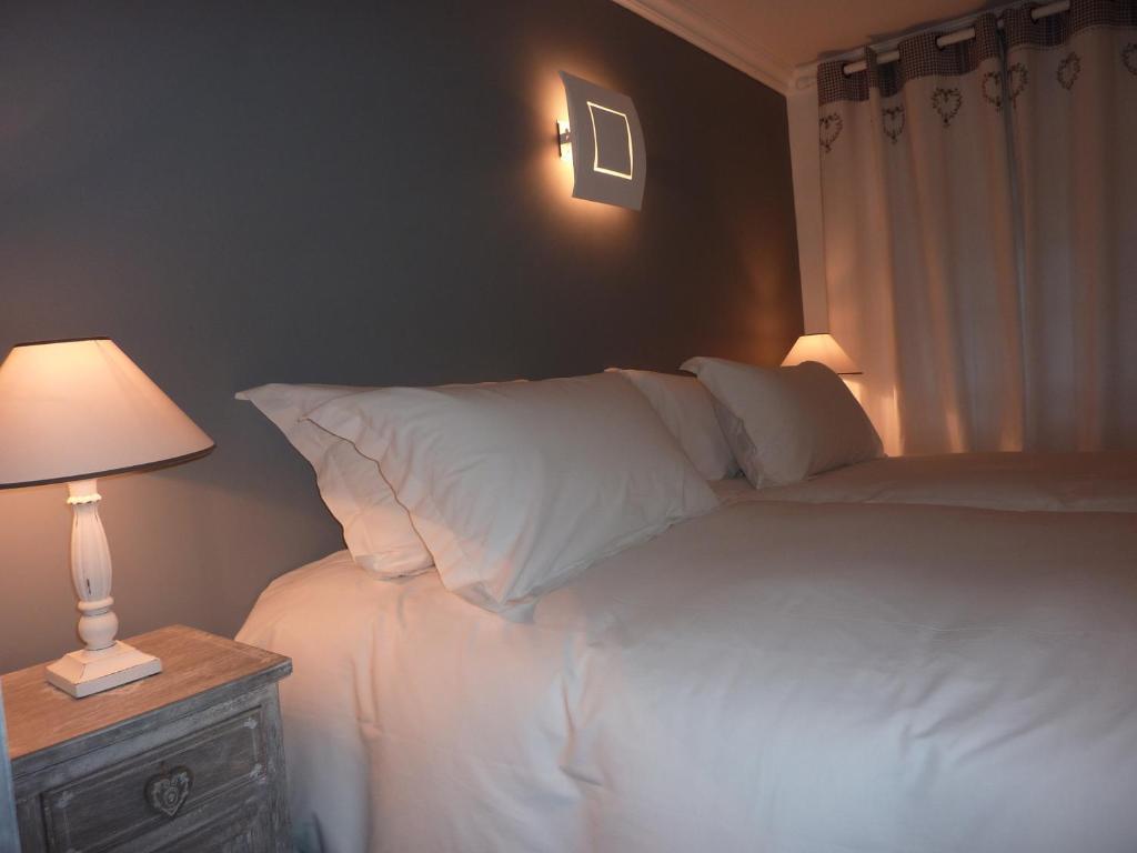 Hotel Le P'Tit Beaumont Room photo