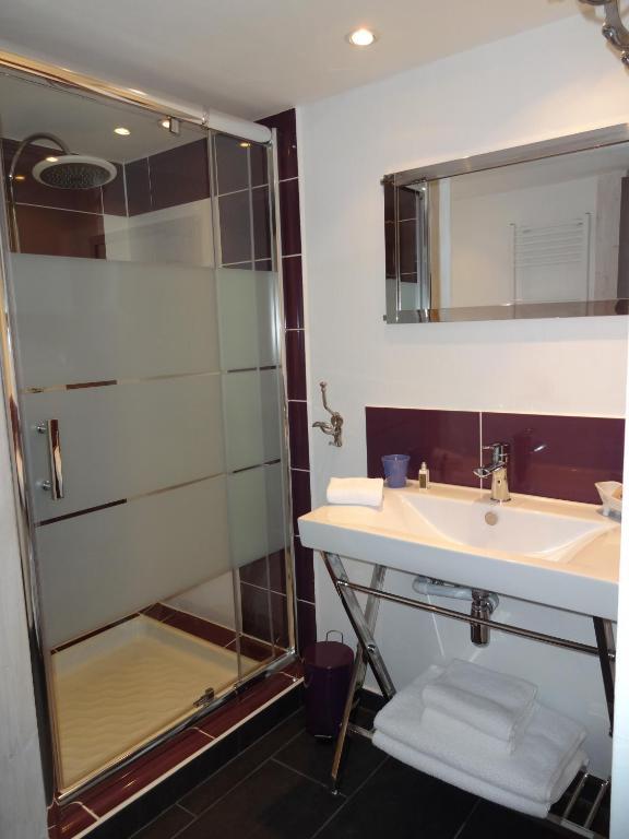 Hotel Le P'Tit Beaumont Room photo