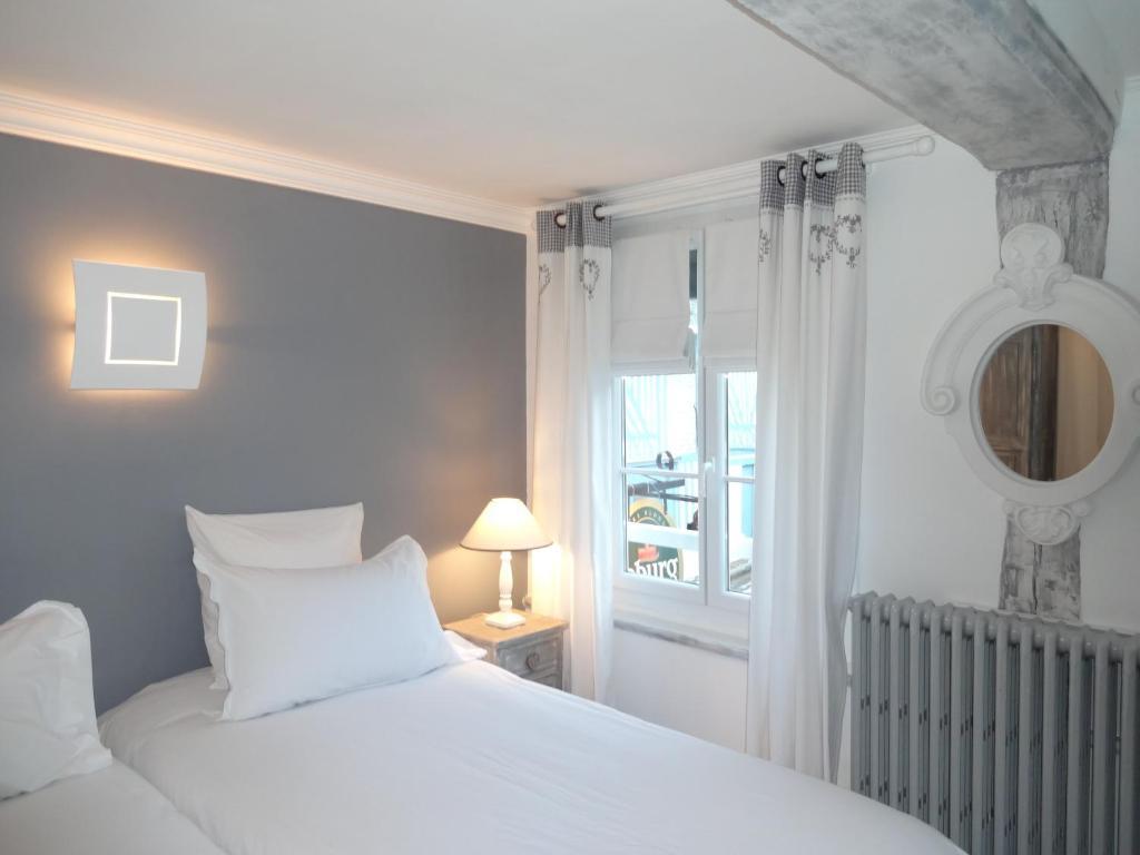 Hotel Le P'Tit Beaumont Room photo